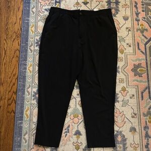 Banana Republic Women’s Airstretch Taper Pant - Black